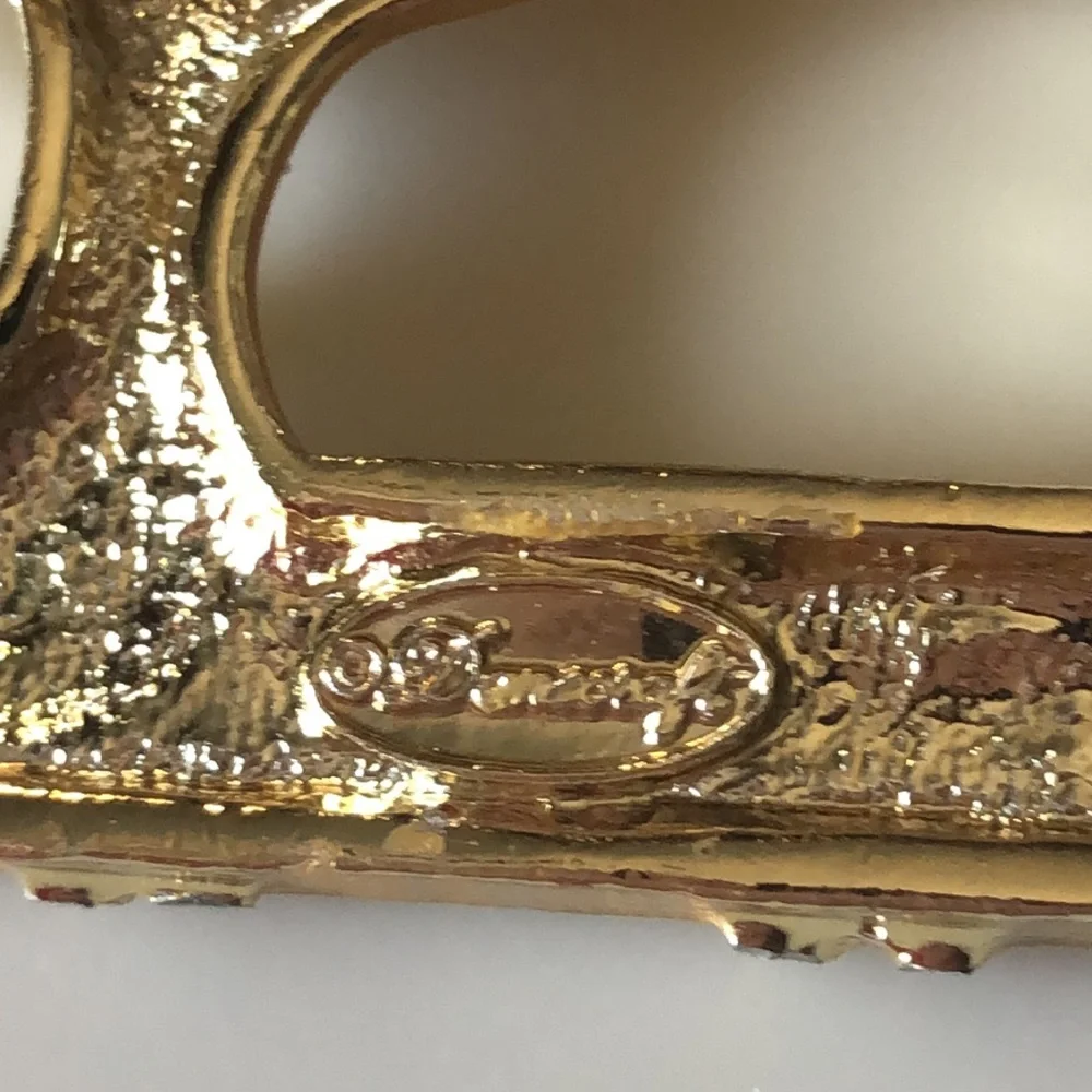 Danecraft Vintage Sewing Machine Broach Gold Color - Picture 3 of 3